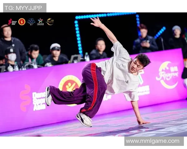 南京街舞队与上海街舞队赛后复盘分析团队配合与战术执行的精彩对决